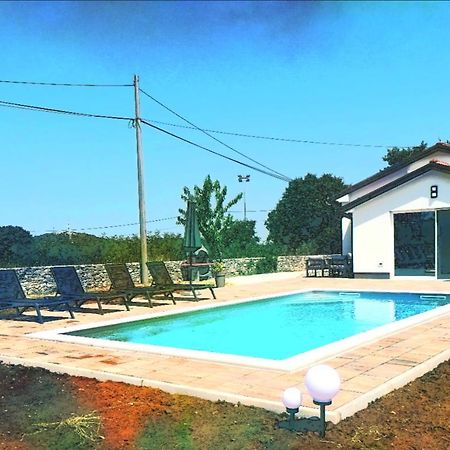 Apartamento Cozy House With Pool Near Rovinj Kanfanar Exterior foto