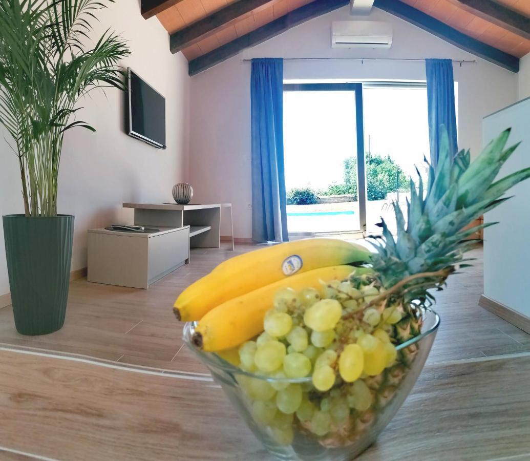 Apartamento Cozy House With Pool Near Rovinj Kanfanar Exterior foto